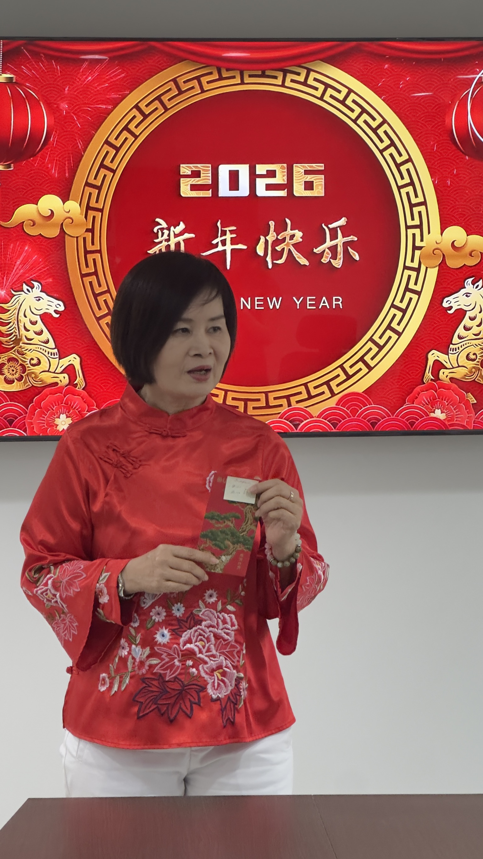 Celebrating Chinese New Year 2026 at MingDeng Thailand 4 Receiving Ang Pao Chinese New Year Thailand celebration